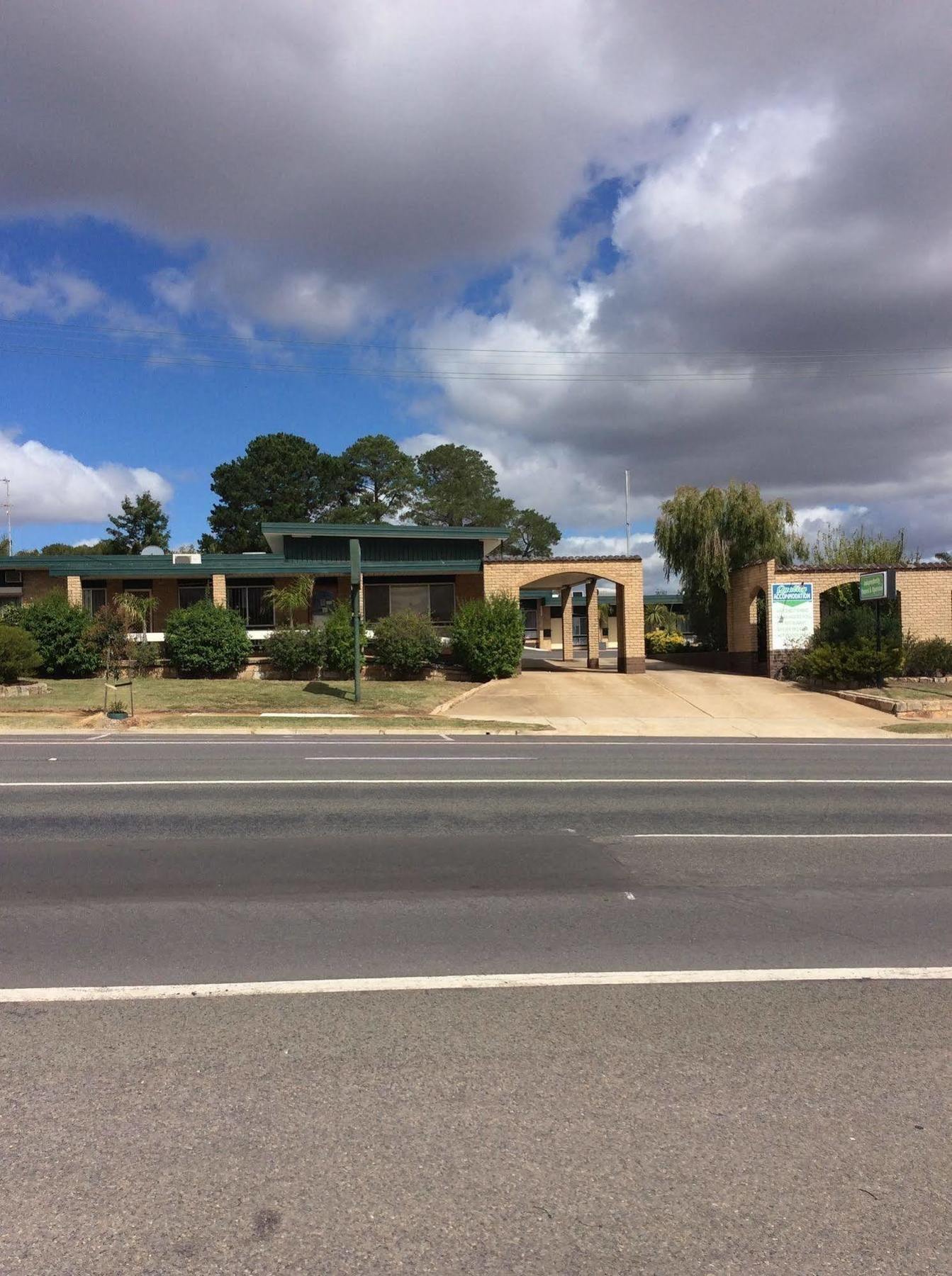Hi Way Eight Motor Inn Stawell Exterior photo